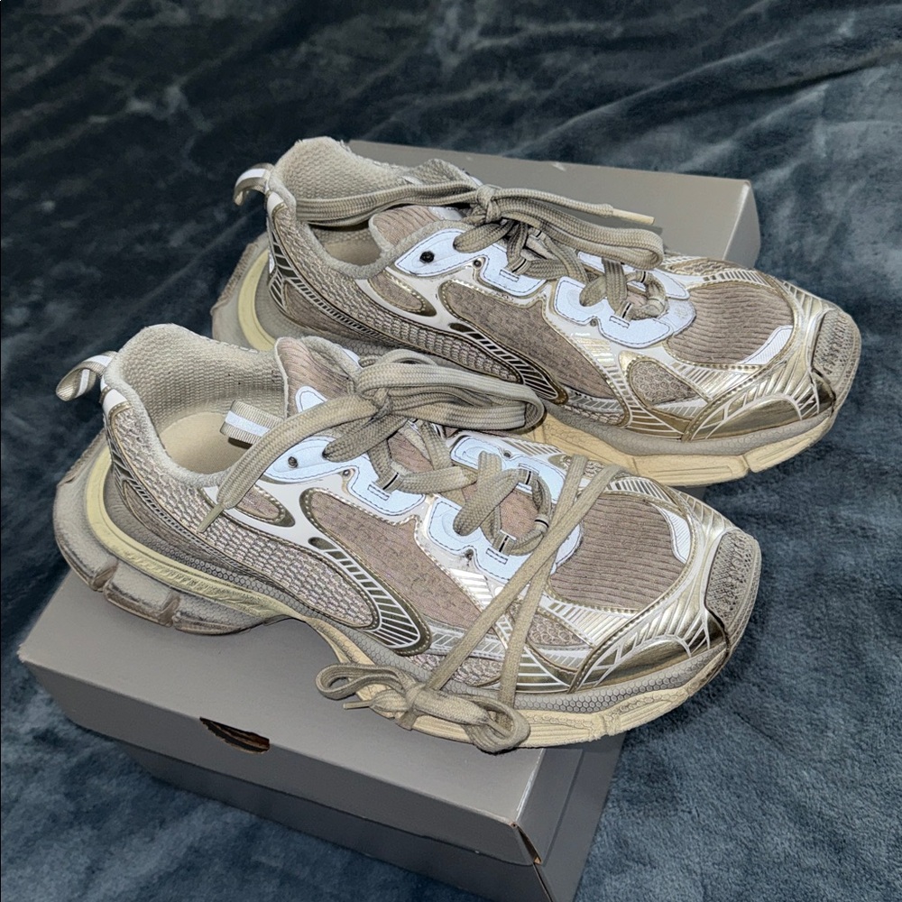 Balenciaga 3XL Eggshell Sz 13 - Picture 2 of 14